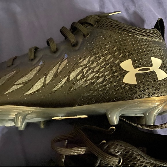 Under Armour Spotlight Men’s Football Speed Cleats (Size 13.5) Retails for $245